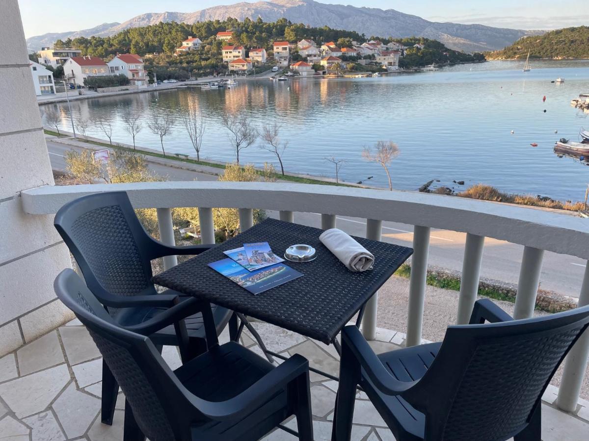 Apartments Ana By The Sea Lumbarda Esterno foto