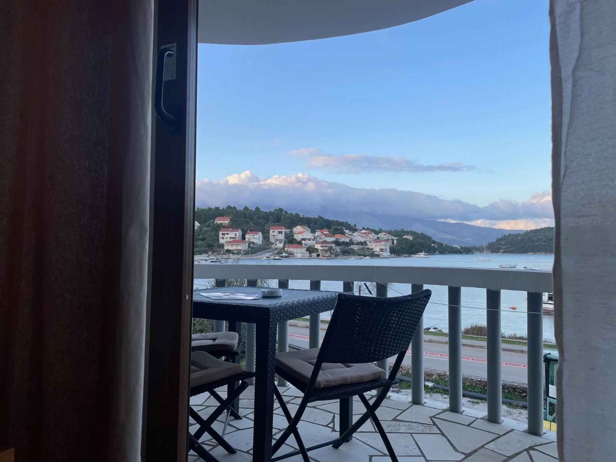 Apartments Ana By The Sea Lumbarda Esterno foto